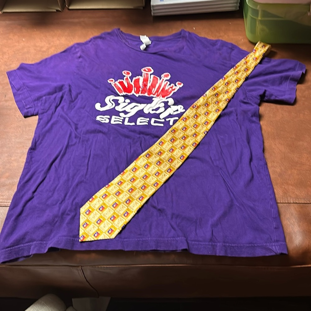 Sig Ep tie and tshirt